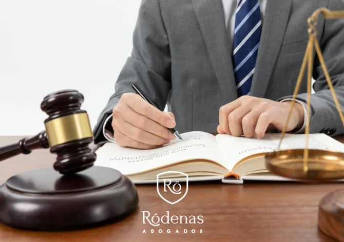 A qué se dedica un abogado penal